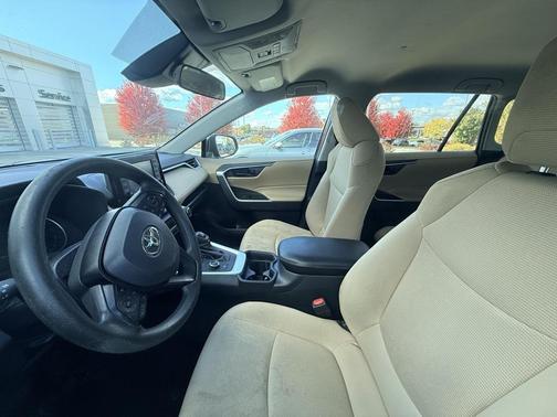 2020 Toyota RAV4 Hybrid LE