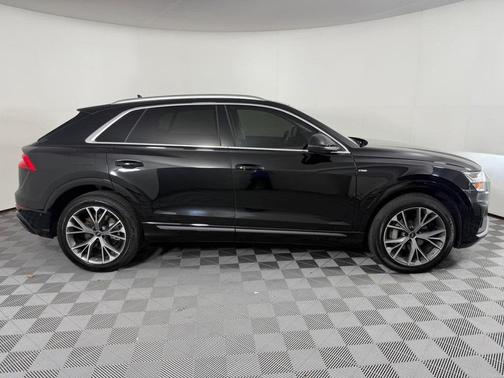 2023 Audi Q8 55 Premium Plus