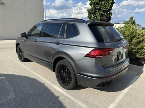 2022 Volkswagen Tiguan 2.0T SE R-Line Black 4MOTION