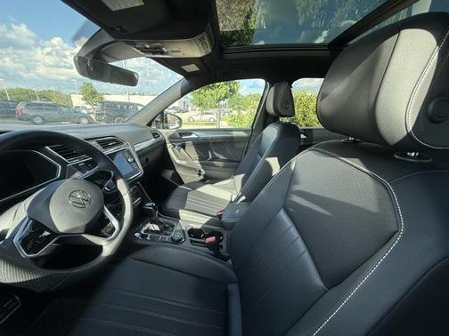 2022 Volkswagen Tiguan 2.0T SE R-Line Black 4MOTION