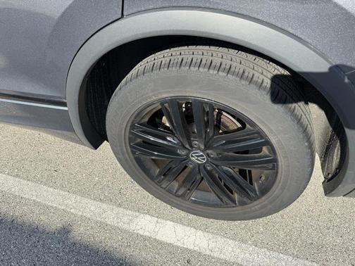 2022 Volkswagen Tiguan 2.0T SE R-Line Black 4MOTION