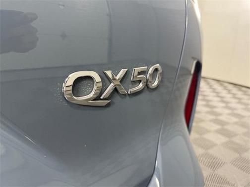 2022 INFINITI QX50 LUXE
