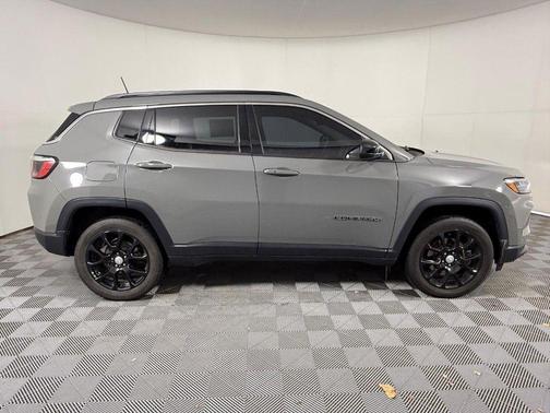 2023 Jeep Compass Latitude Lux