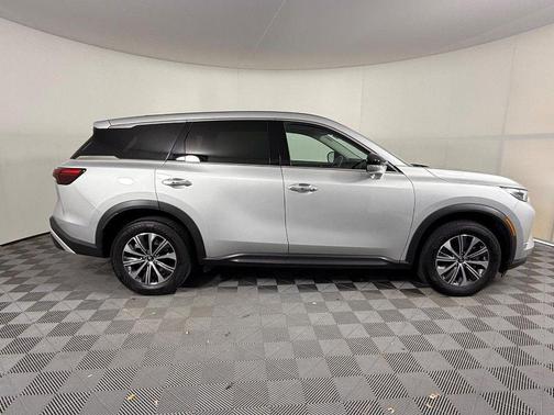 2023 INFINITI QX60 Pure