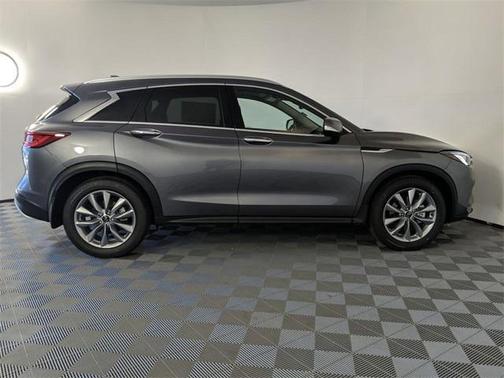2022 INFINITI QX50 LUXE