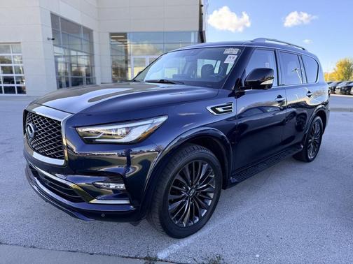 2023 INFINITI QX80 Premium Select