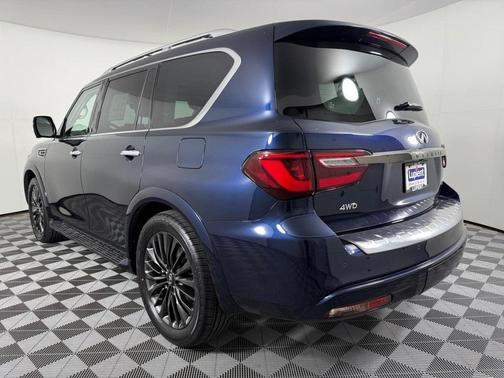 2023 INFINITI QX80 Premium Select