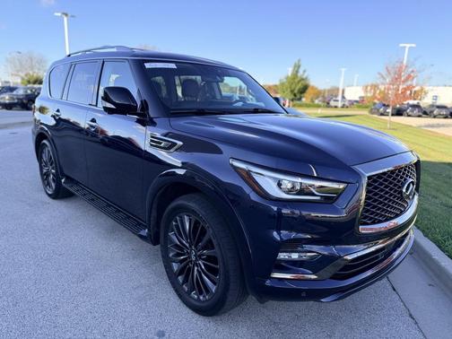 2023 INFINITI QX80 Premium Select