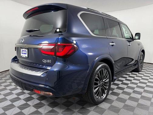 2023 INFINITI QX80 Premium Select