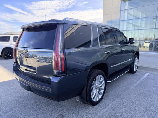 2019 Cadillac Escalade Luxury