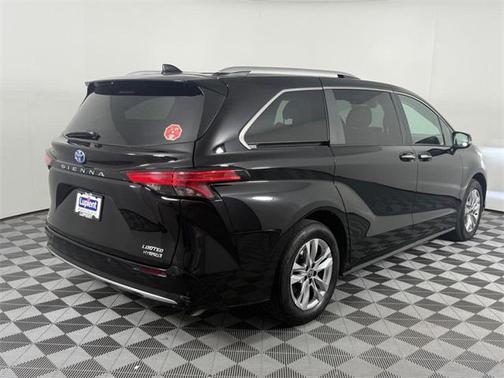 2024 Toyota Sienna Limited 7-Passenger