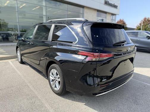 2024 Toyota Sienna Limited 7-Passenger