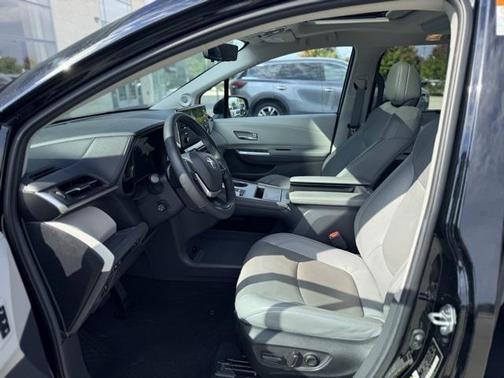 2024 Toyota Sienna Limited 7-Passenger