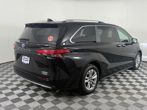 2024 Toyota Sienna Limited