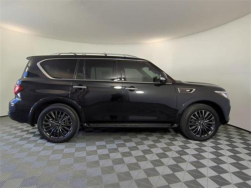 2022 INFINITI QX80 Premium Select