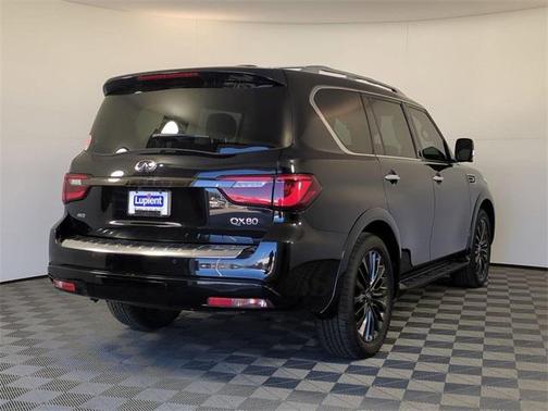 2022 INFINITI QX80 Premium Select