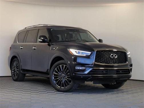 2022 INFINITI QX80 Premium Select