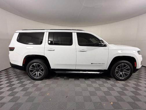 Bright White Clearcoat 2024 Jeep Wagoneer Series II