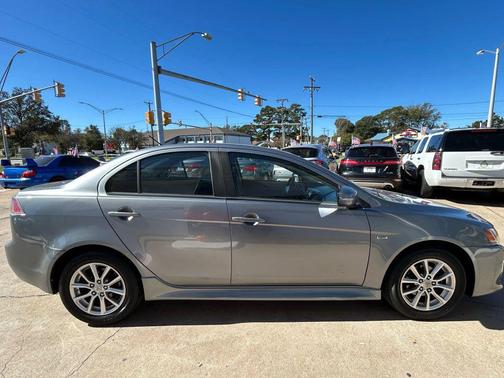 2016 Mitsubishi Lancer SE