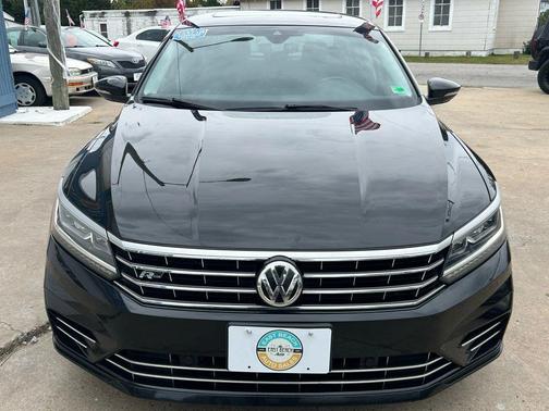 2019 Volkswagen Passat 2.0T R-Line