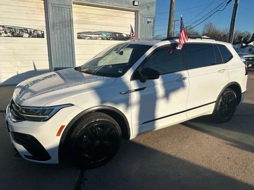 2022 Volkswagen Tiguan 2.0T SE R-Line Black 4MOTION