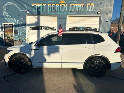 2022 Volkswagen Tiguan 2.0T SE R-Line Black 4MOTION