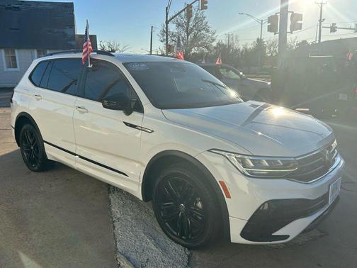 2022 Volkswagen Tiguan 2.0T SE R-Line Black 4MOTION