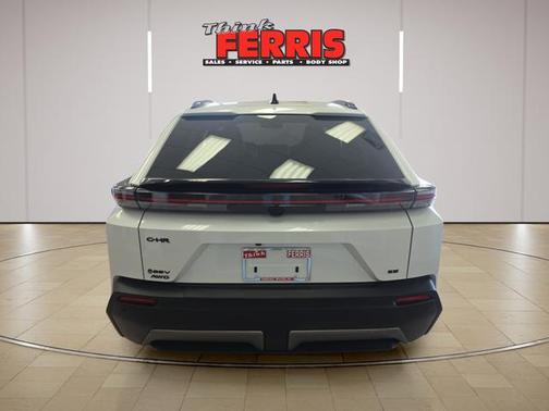Pearl 2026 Toyota C-HR SE