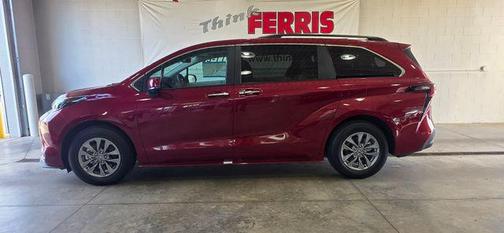 2025 Toyota Sienna XLE