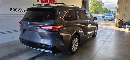2025 Toyota Sienna Limited
