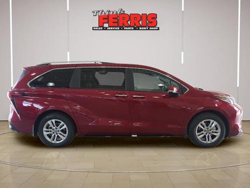 Pearl 2026 Toyota Sienna Limited