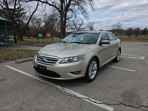 2010 Ford Taurus SEL