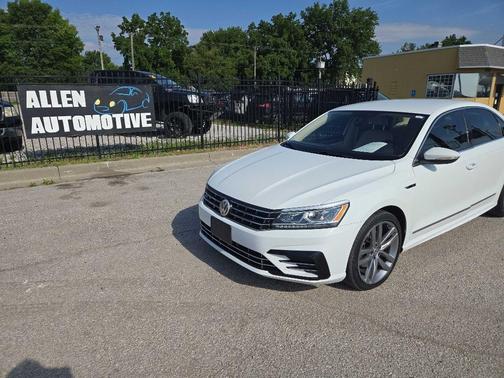 Pure White 2017 Volkswagen Passat 1.8T R-Line