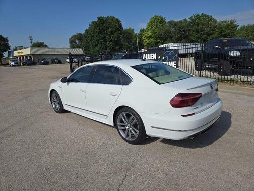 Pure White 2017 Volkswagen Passat 1.8T R-Line