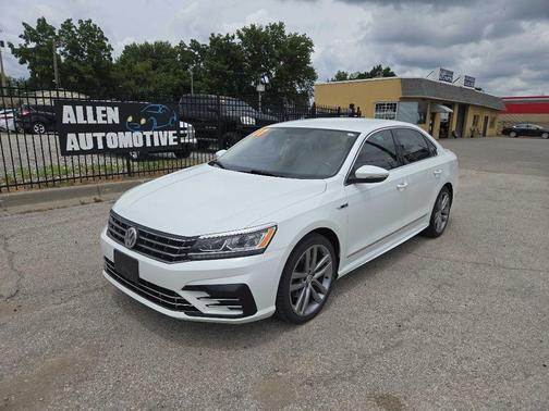Pure White 2017 Volkswagen Passat 1.8T R-Line