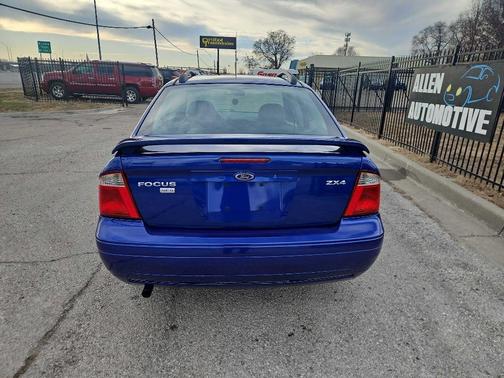 2006 Ford Focus ZX4 S