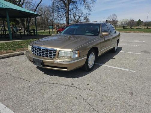 1999 Cadillac DeVille Base