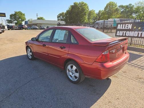 Red 2005 Ford Focus ZX4 S