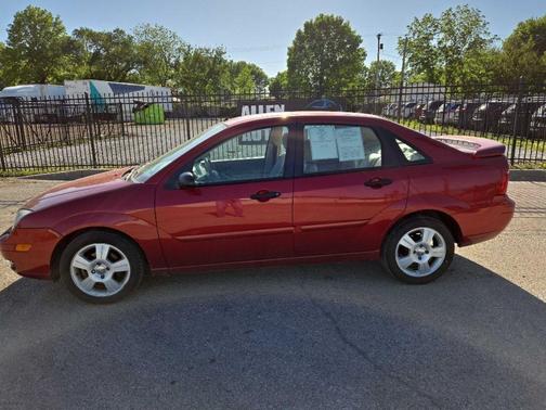 Red 2005 Ford Focus ZX4 S