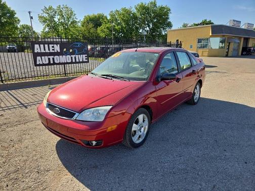 Red 2005 Ford Focus ZX4 S