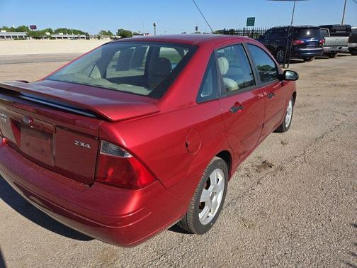 Red 2005 Ford Focus ZX4 S