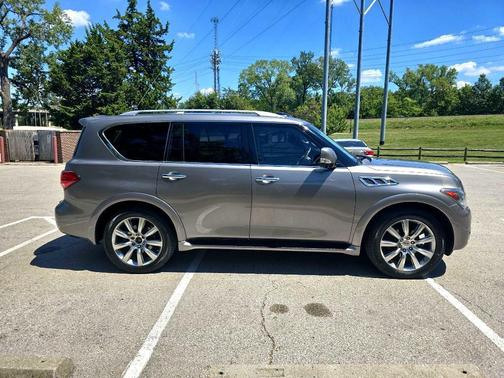2013 INFINITI QX56 Base