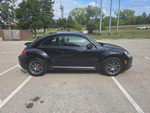 2012 Volkswagen Beetle 2.0T Turbo