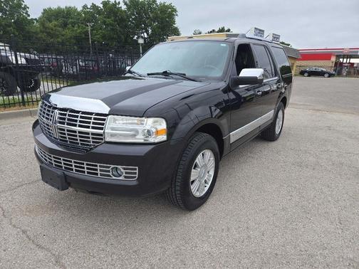 Black 2014 Lincoln Navigator Base