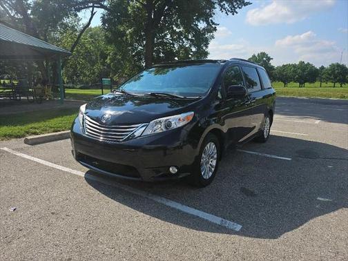 2017 Toyota Sienna XLE