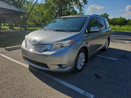 2012 Toyota Sienna XLE