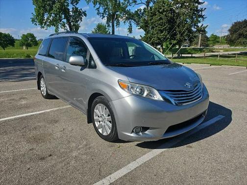 2012 Toyota Sienna XLE