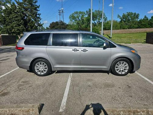 2012 Toyota Sienna XLE