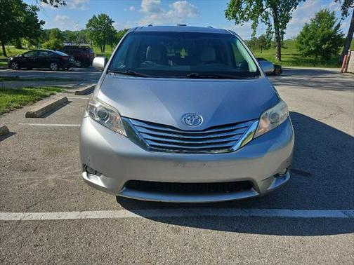 2012 Toyota Sienna XLE