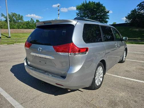 2012 Toyota Sienna XLE